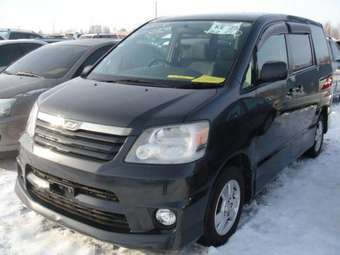 2002 Toyota Noah