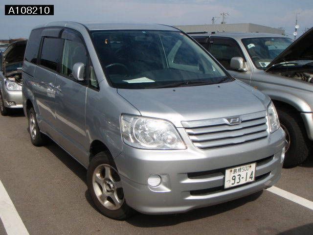 2002 Toyota Noah