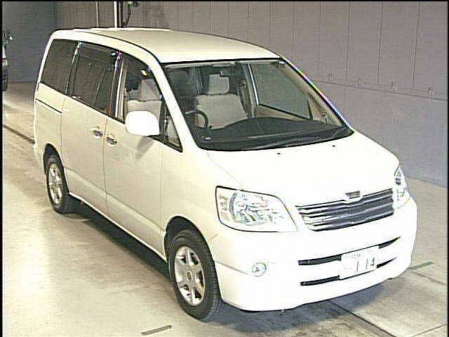 2002 Toyota Noah