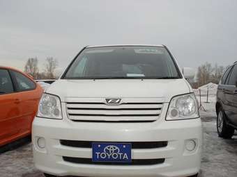 2002 Toyota Noah