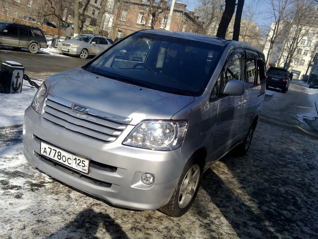 2002 Toyota Noah
