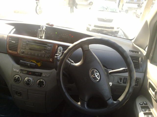 2002 Toyota Noah