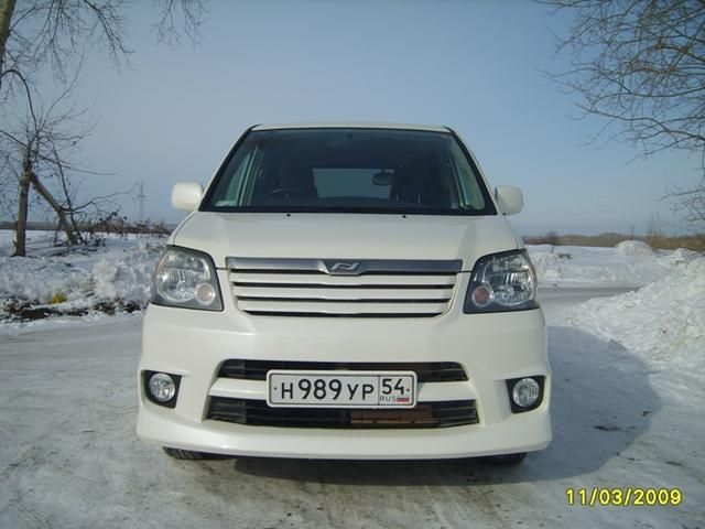 2002 Toyota Noah