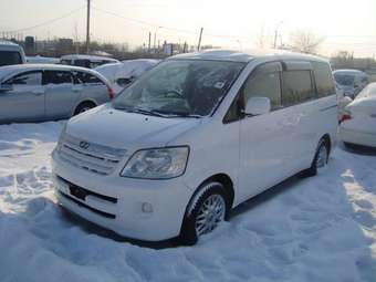 2002 Toyota Noah