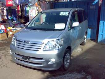 2002 Toyota Noah