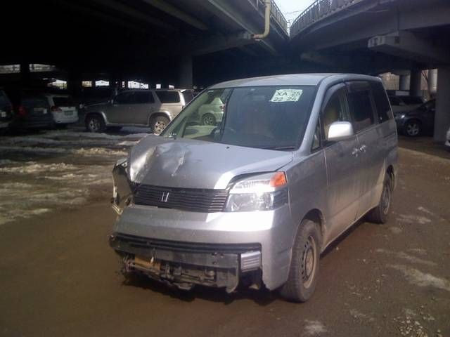 2002 Toyota Noah