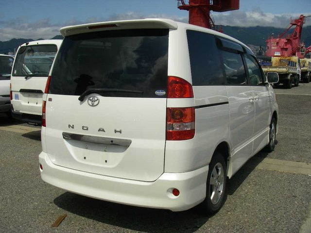 2002 Toyota Noah