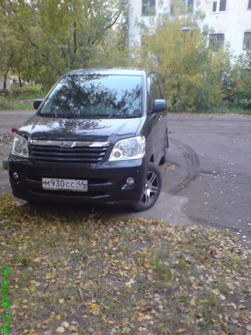 2002 Toyota Noah