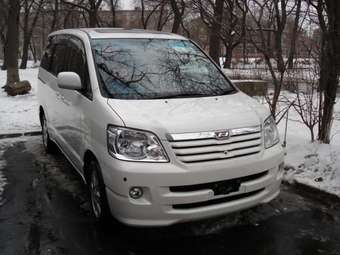 2002 Toyota Noah