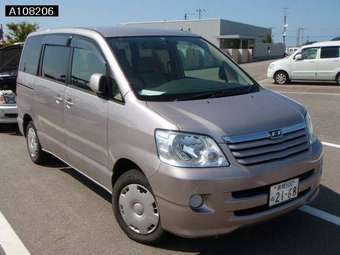 2002 Toyota Noah