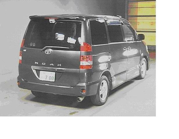 2002 Toyota Noah