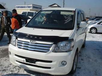 2002 Toyota Noah