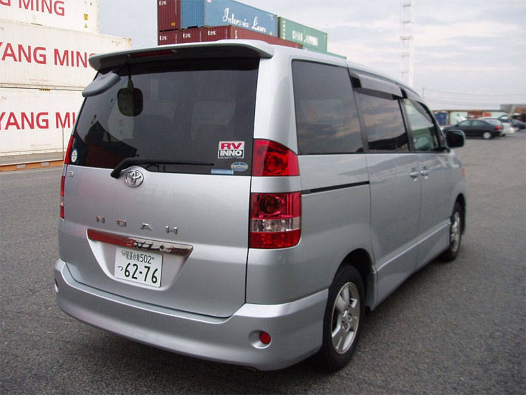 2002 Toyota Noah