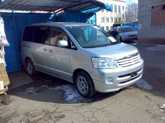 2002 Toyota Noah
