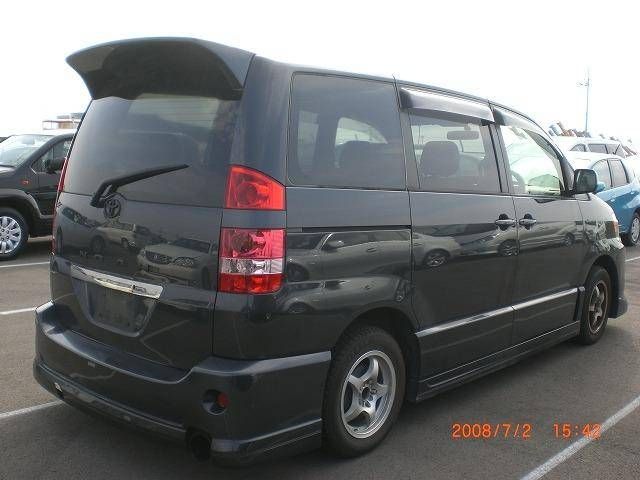 2002 Toyota Noah