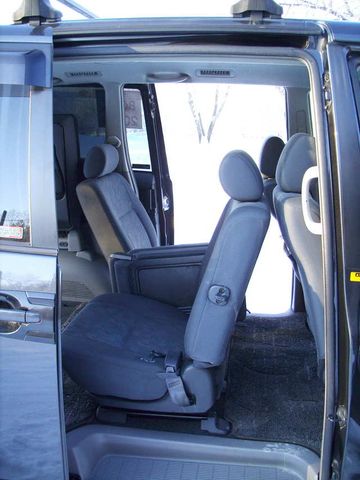 2002 Toyota Noah