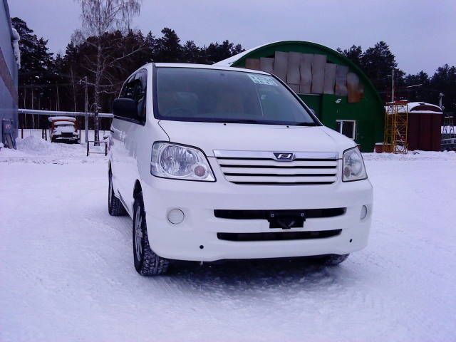 2002 Toyota Noah