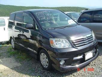 2002 Toyota Noah