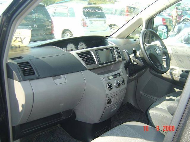 2002 Toyota Noah