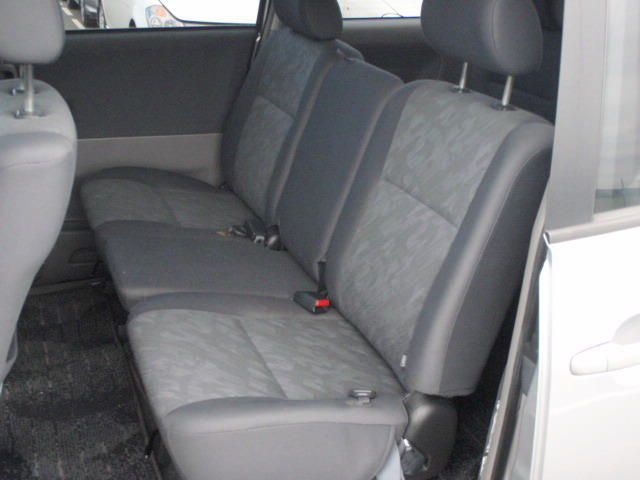 2002 Toyota Noah