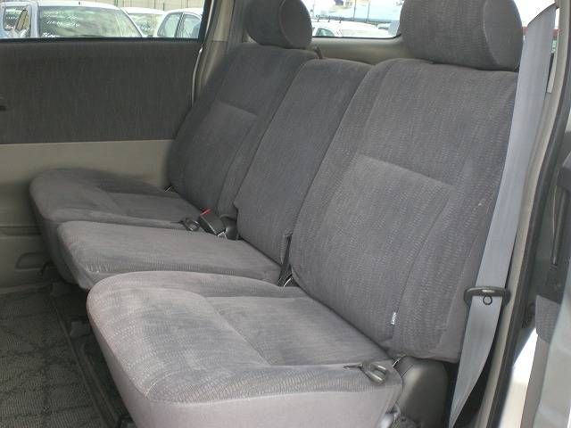 2002 Toyota Noah