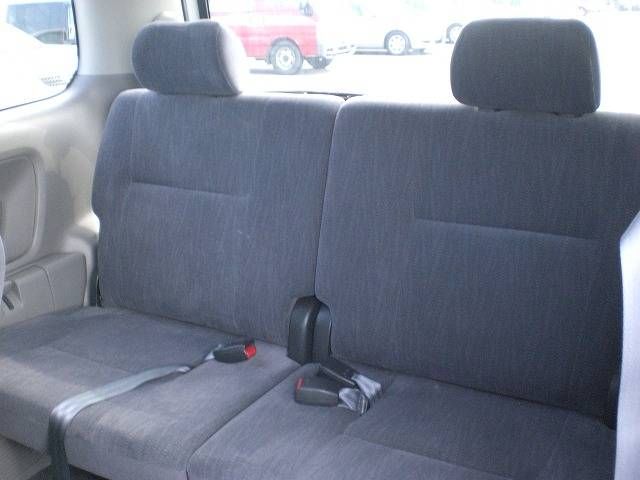 2002 Toyota Noah