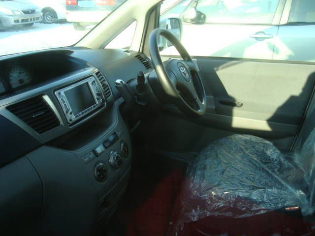 2002 Toyota Noah