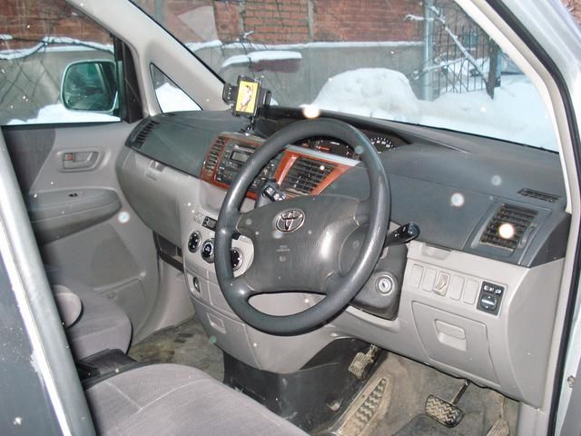 2002 Toyota Noah