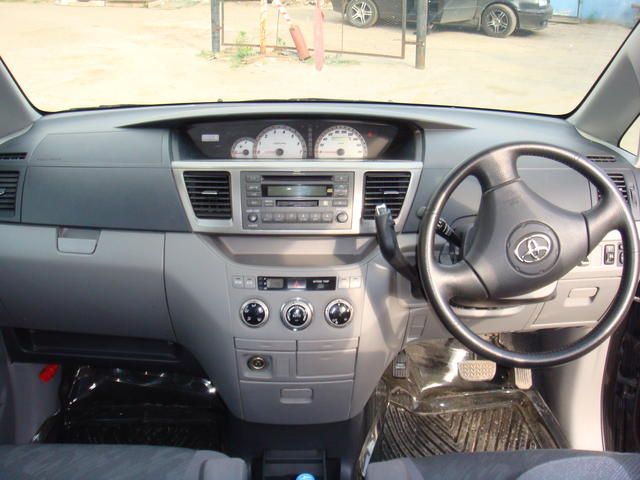 2002 Toyota Noah
