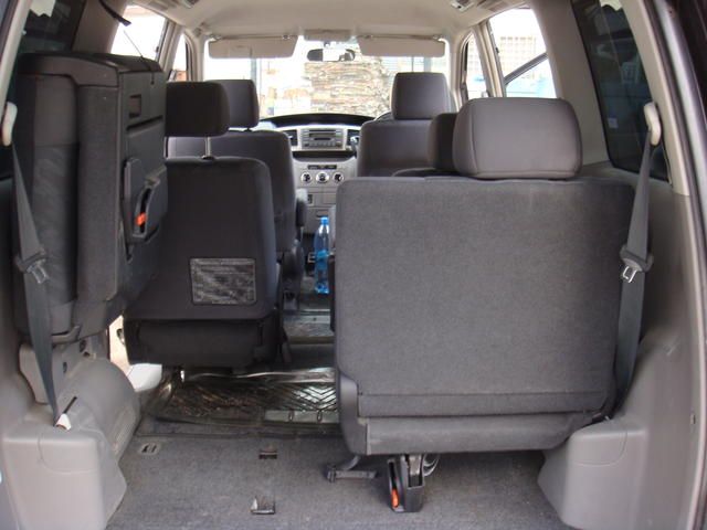 2002 Toyota Noah
