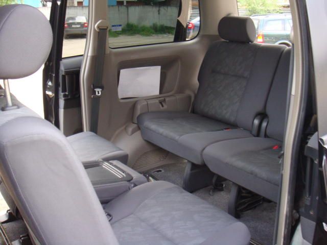 2002 Toyota Noah