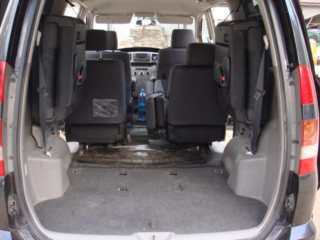 2002 Toyota Noah