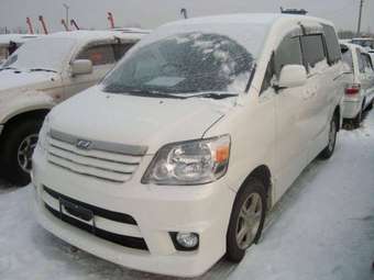 2002 Toyota Noah