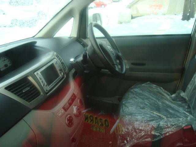 2002 Toyota Noah