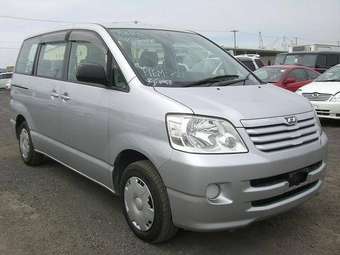 2002 Toyota Noah