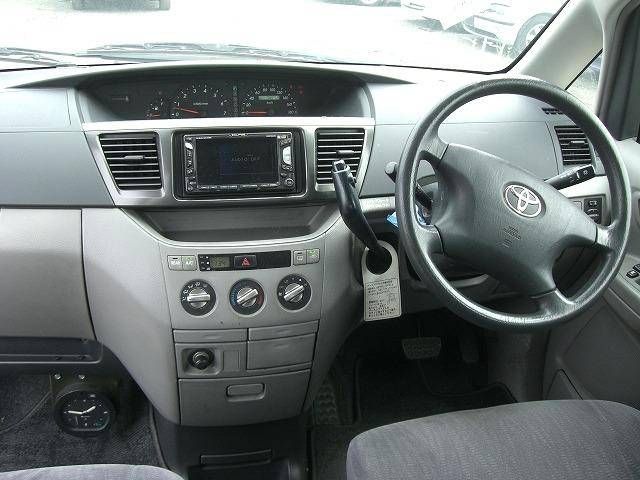 2002 Toyota Noah