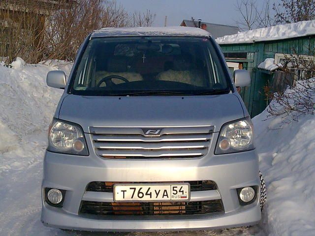 2002 Toyota Noah