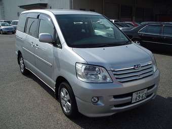 2002 Toyota Noah