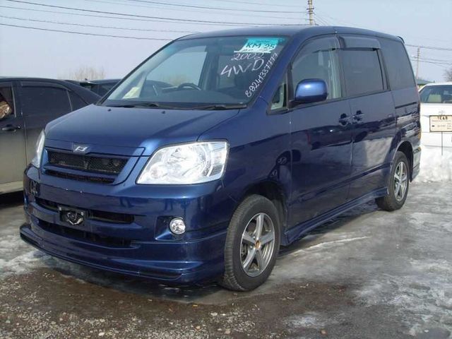 2002 Toyota Noah