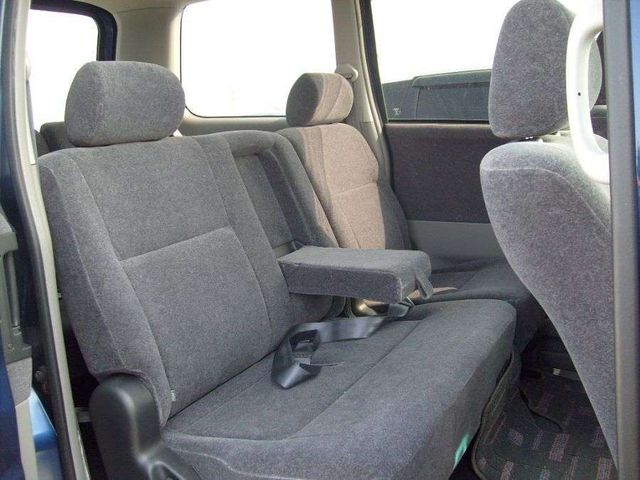 2002 Toyota Noah