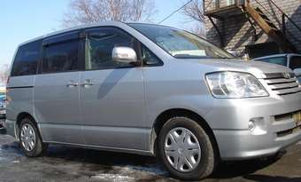 2002 Toyota Noah