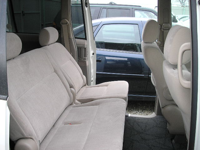 2002 Toyota Noah Pictures