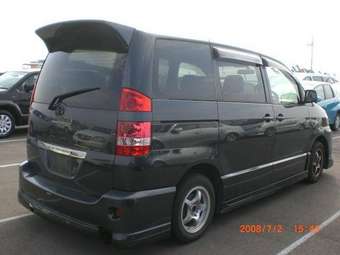 2002 Toyota Noah Photos