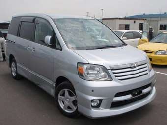 2002 Toyota Noah Pictures