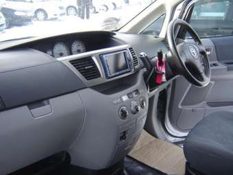 2002 Toyota Noah Pictures