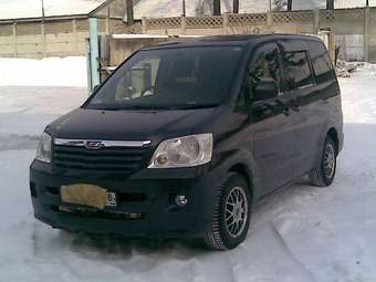 2002 Toyota Noah Photos
