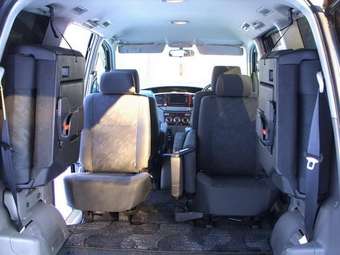 2002 Toyota Noah Photos