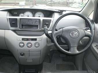 2002 Toyota Noah Pictures