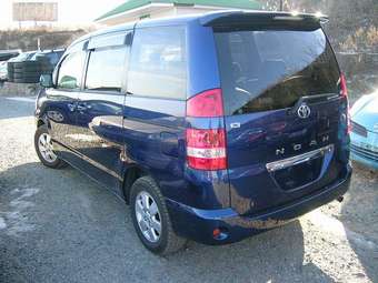 2002 Toyota Noah Pics