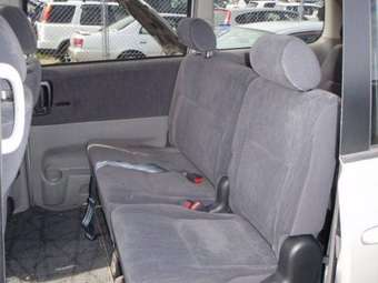 2002 Toyota Noah Photos